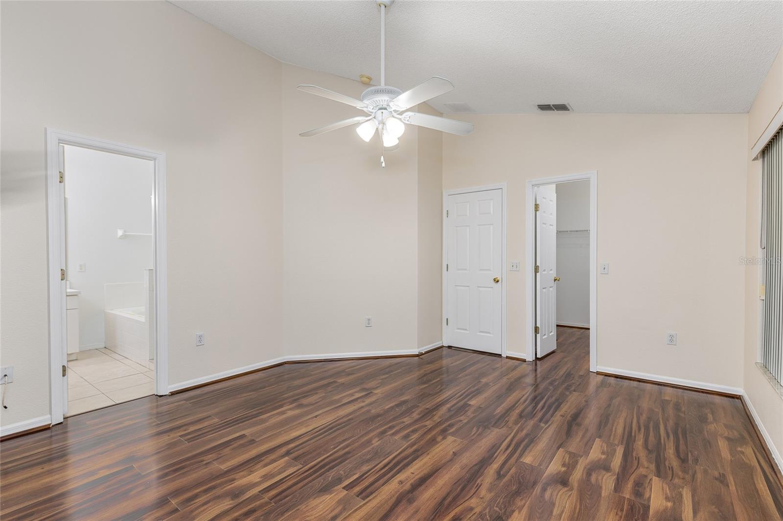 ROYAL RIDGE PH 03 - Residential