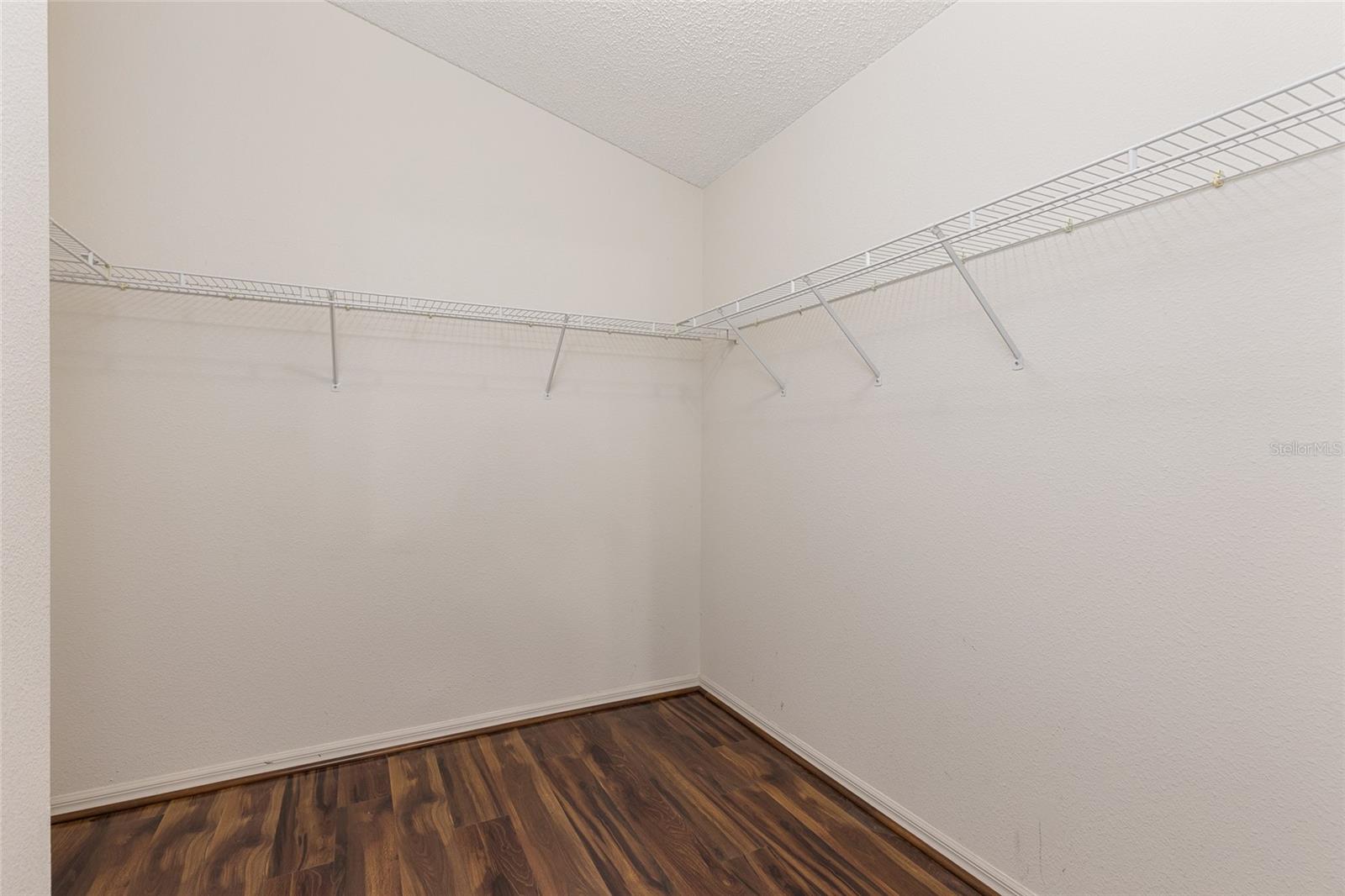ROYAL RIDGE PH 03 - Residential