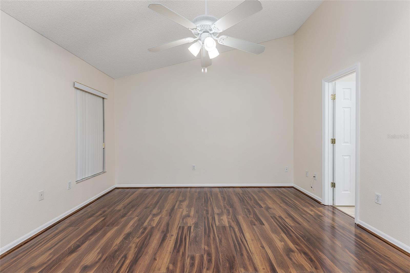 ROYAL RIDGE PH 03 - Residential