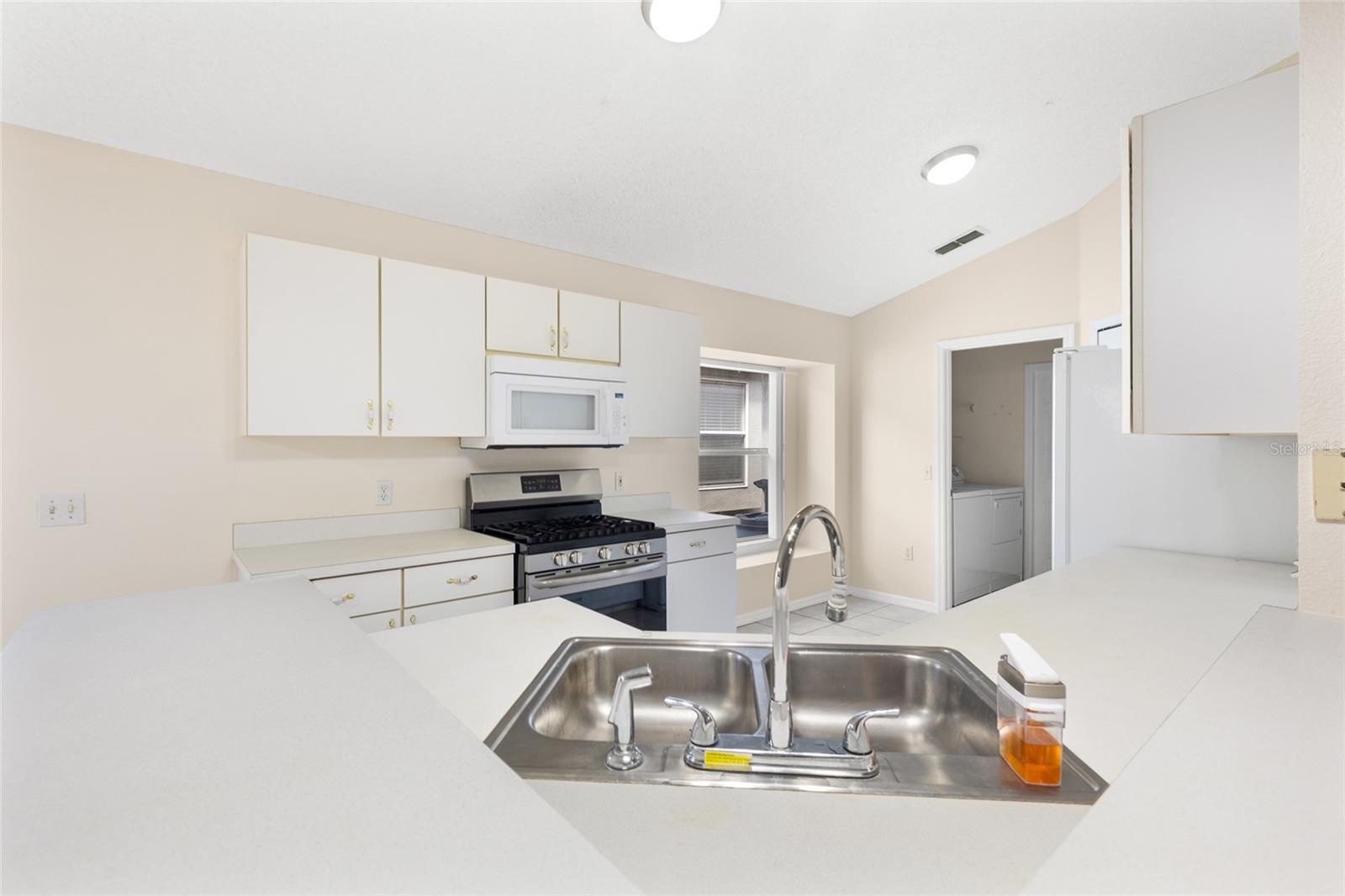 ROYAL RIDGE PH 03 - Residential