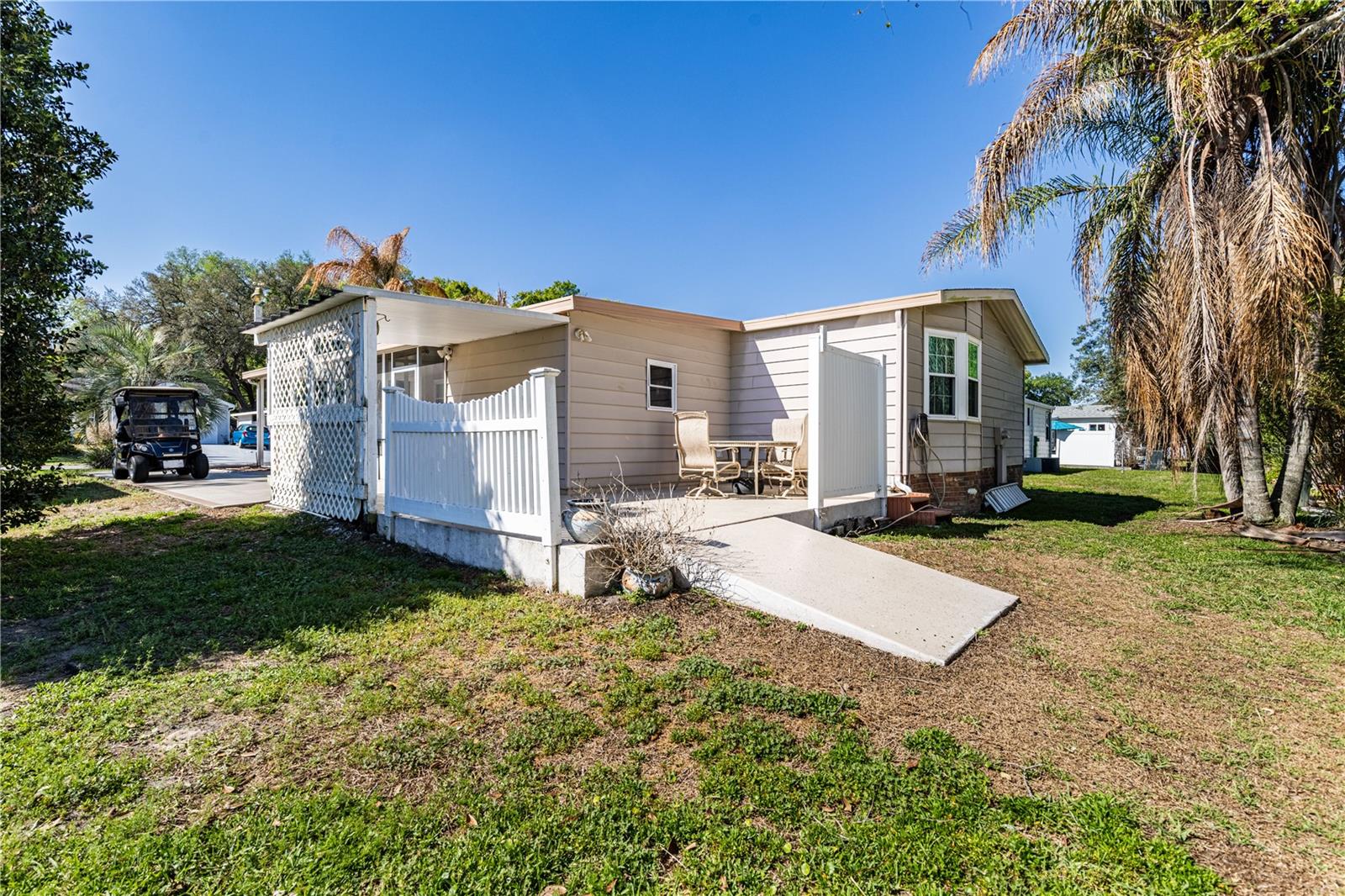 LADY LAKE ORANGE BLOSSOM GARDENS UNIT 08 - Residential