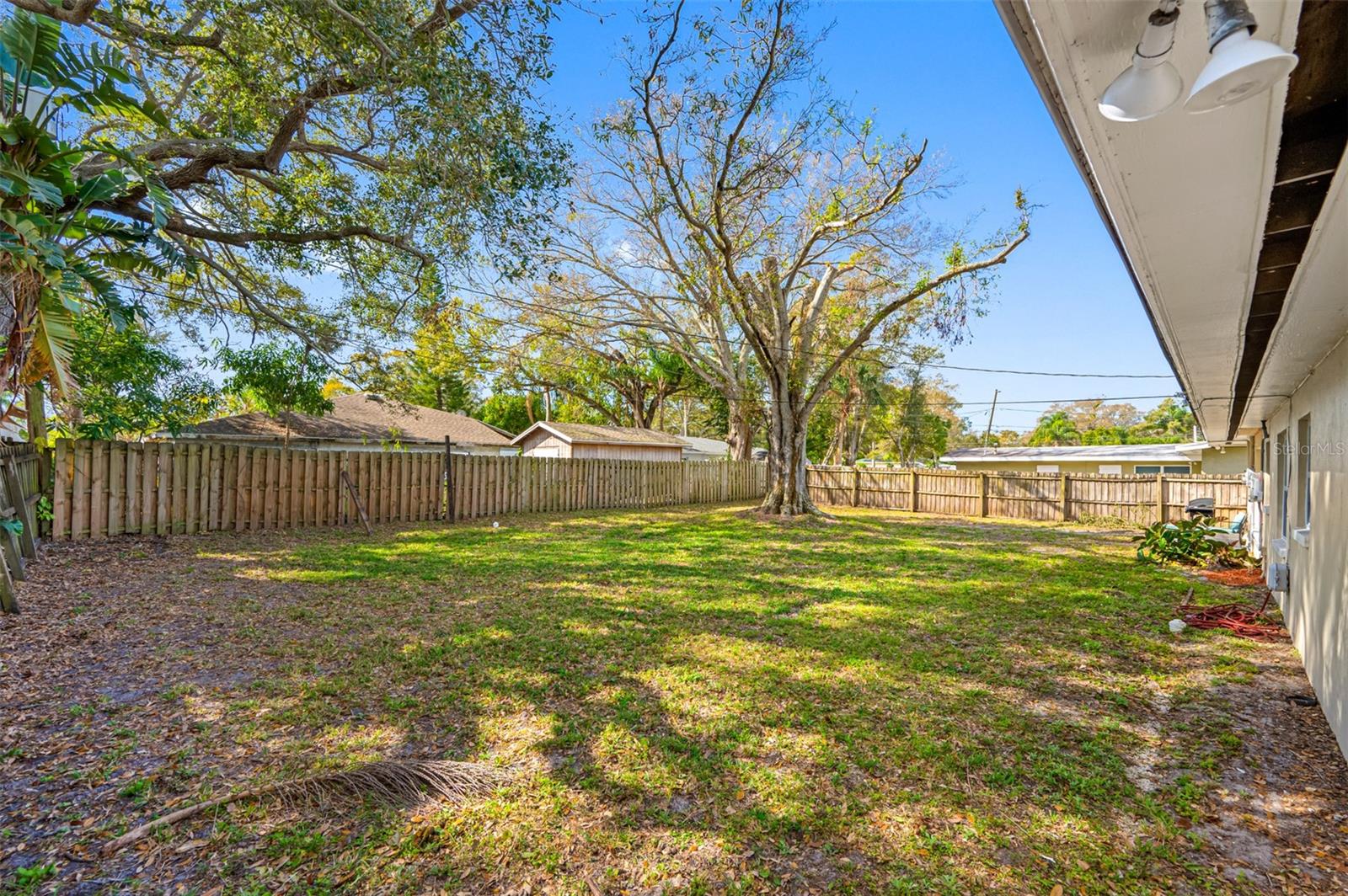 PALM TERRACE - Residential Lease