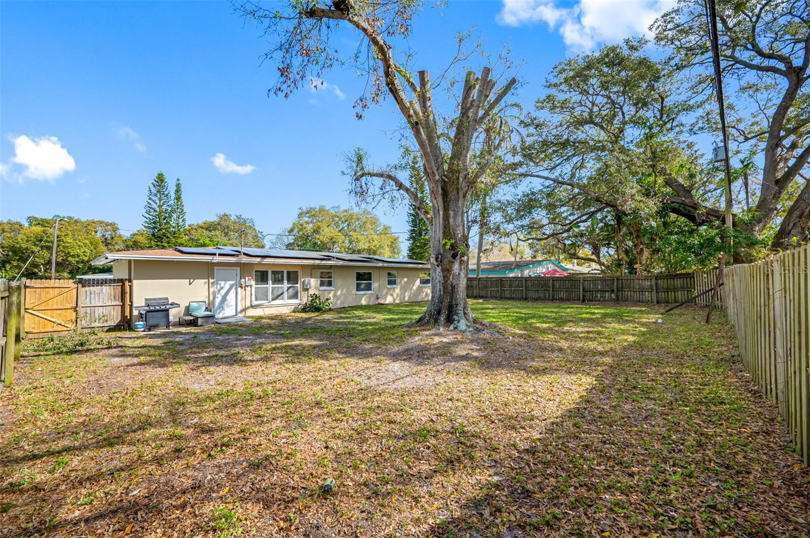 PALM TERRACE - Residential Lease