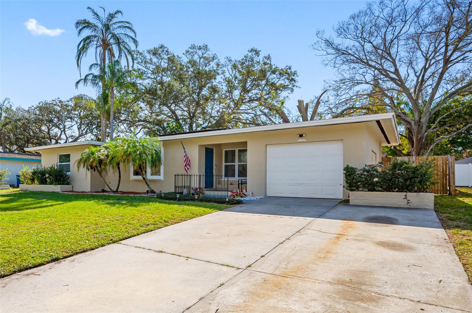 PALM TERRACE - Residential Lease