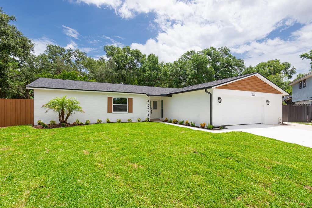Photo of 501 Hillpine Way, Brandon, FL 33510 (MLS # TB8515046)