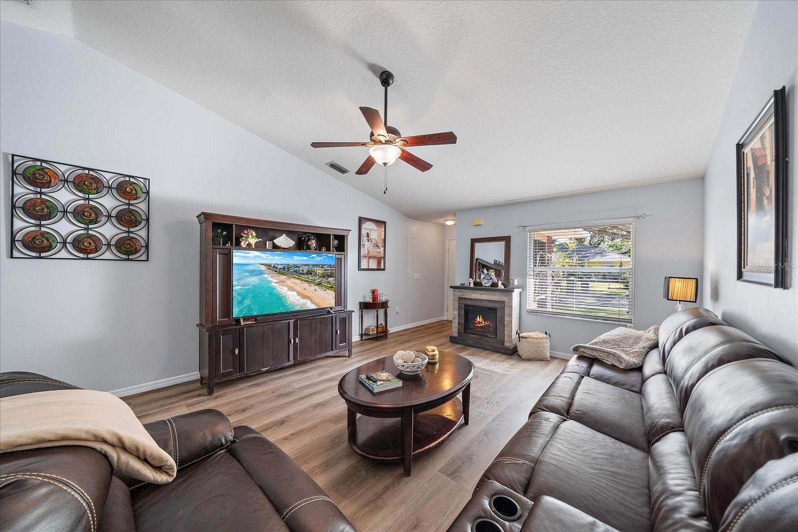 ARBOR TRACE - Residential