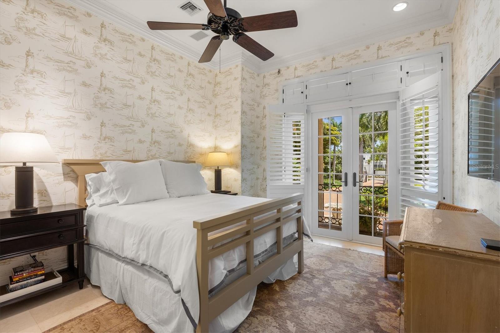 LIDO SHORES - Residential