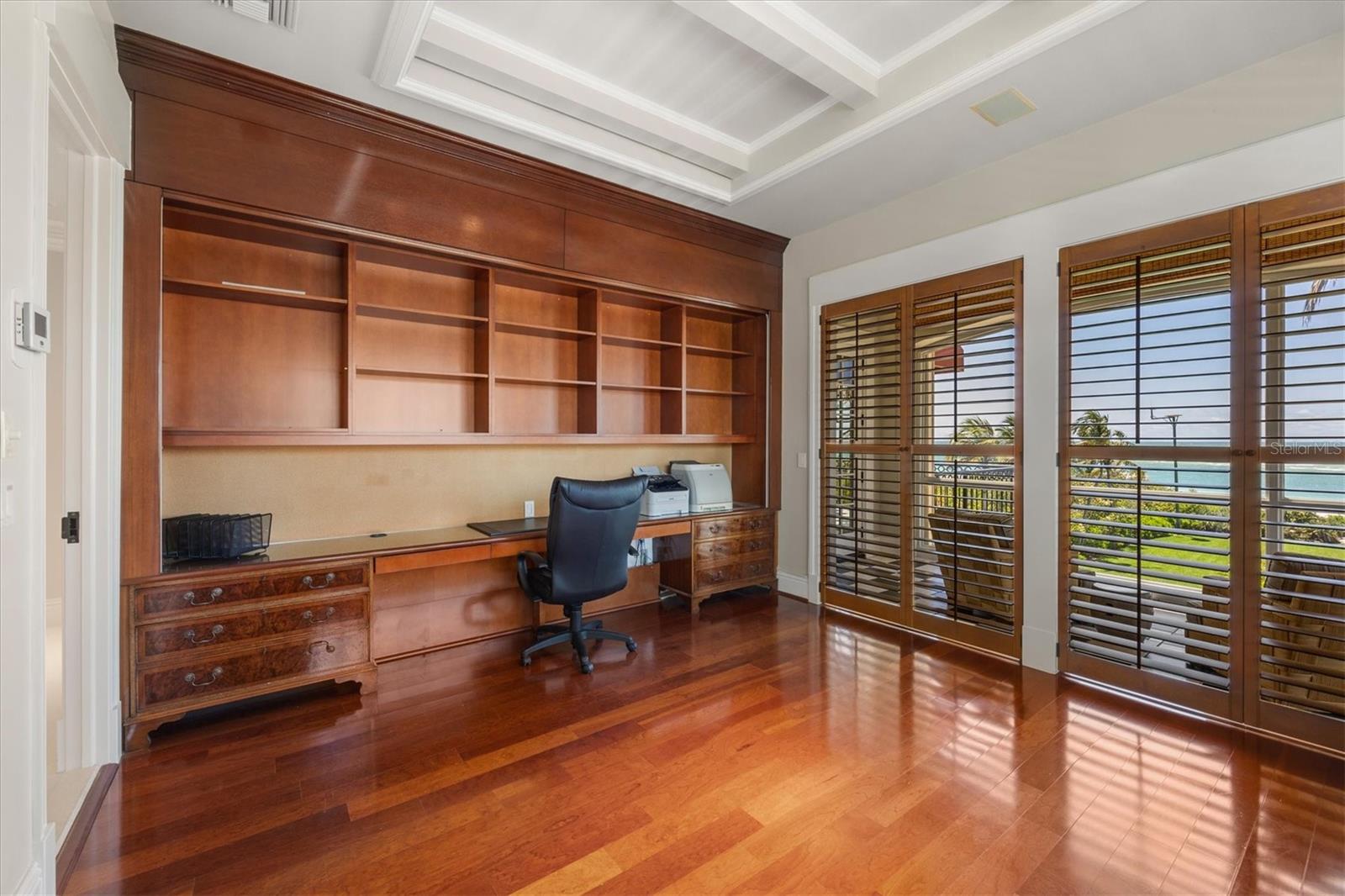 LIDO SHORES - Residential