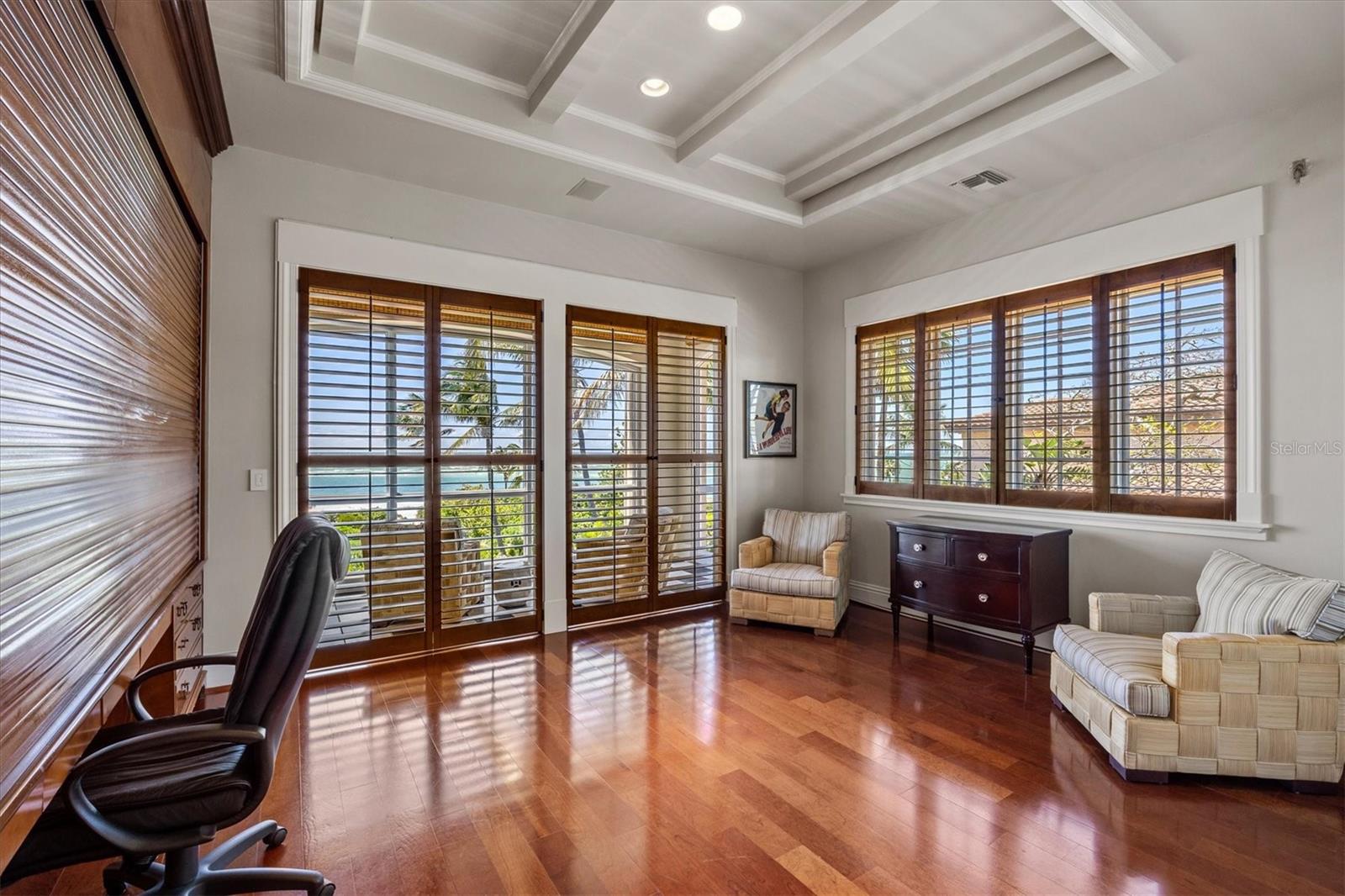 LIDO SHORES - Residential