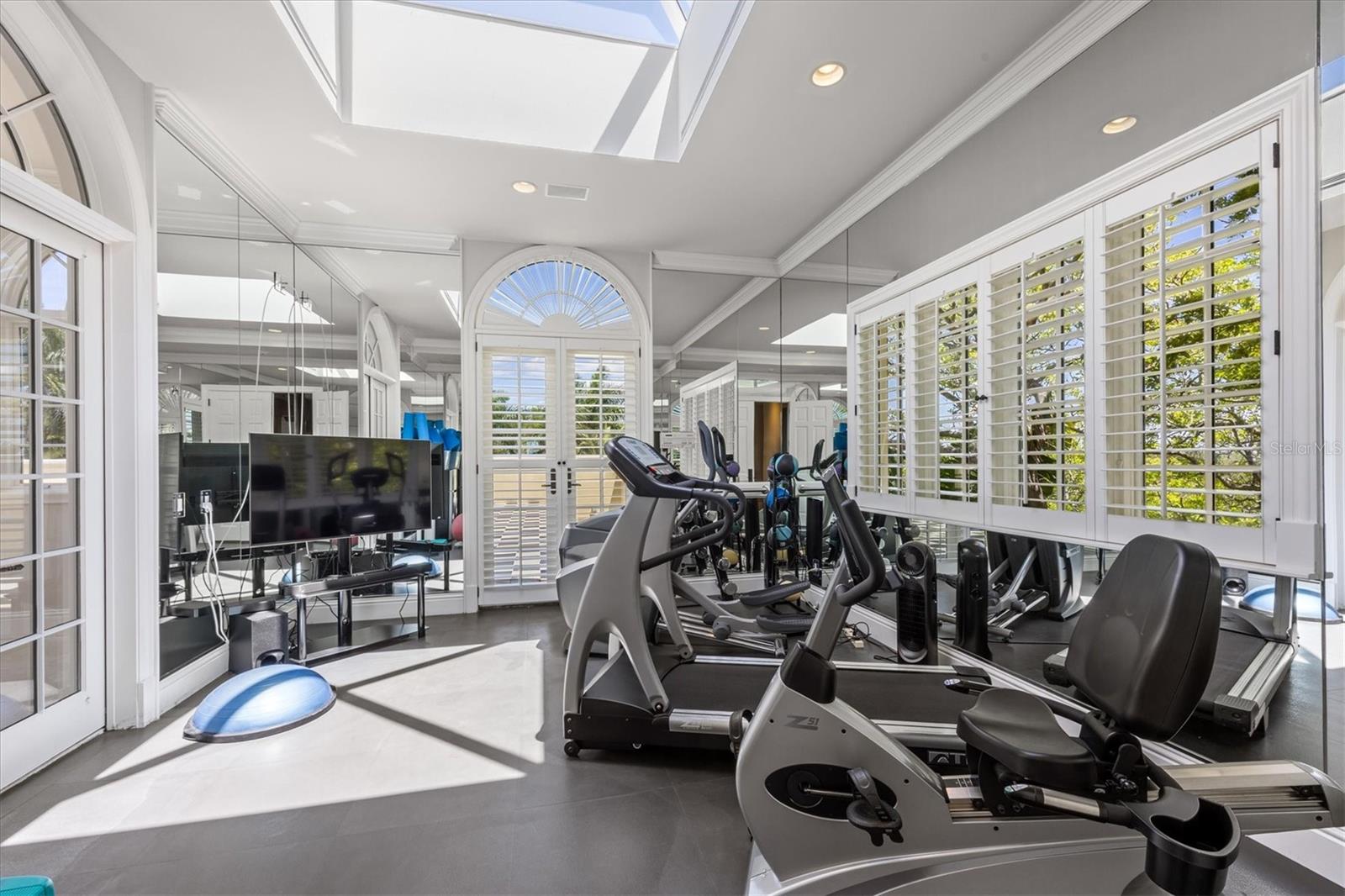 LIDO SHORES - Residential