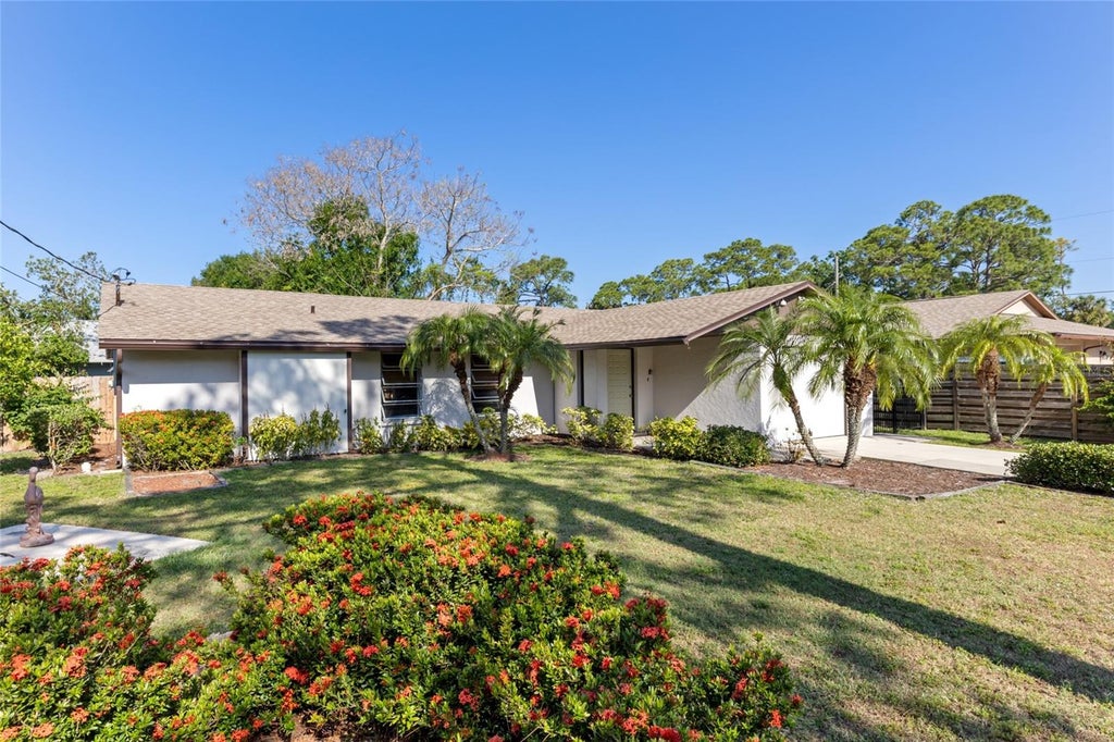 Photo of 7780 Wright Avenue, Sarasota, FL 34231 (MLS # A4705913)