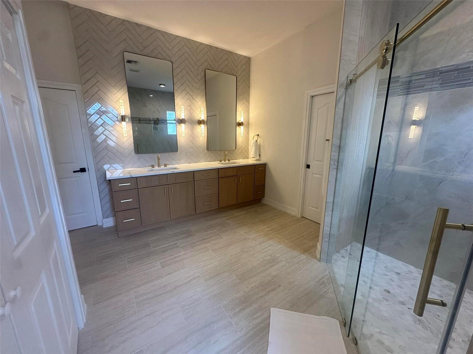 NOKOMIS ACRES - Residential