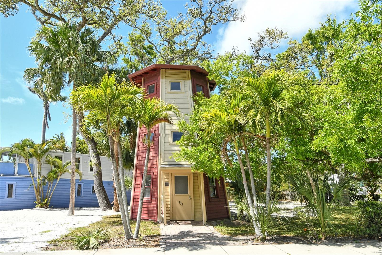 433 N OSPREY AVENUE