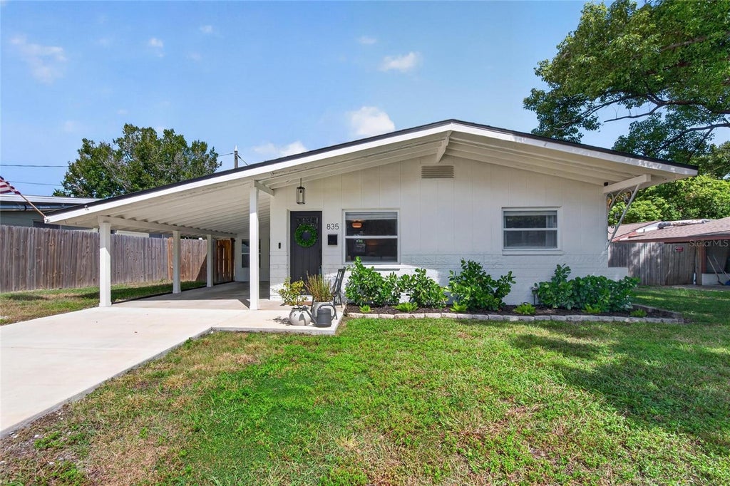 Photo of 835 54th Avenue N, St Petersburg, FL 33703 (MLS # TB8553442)