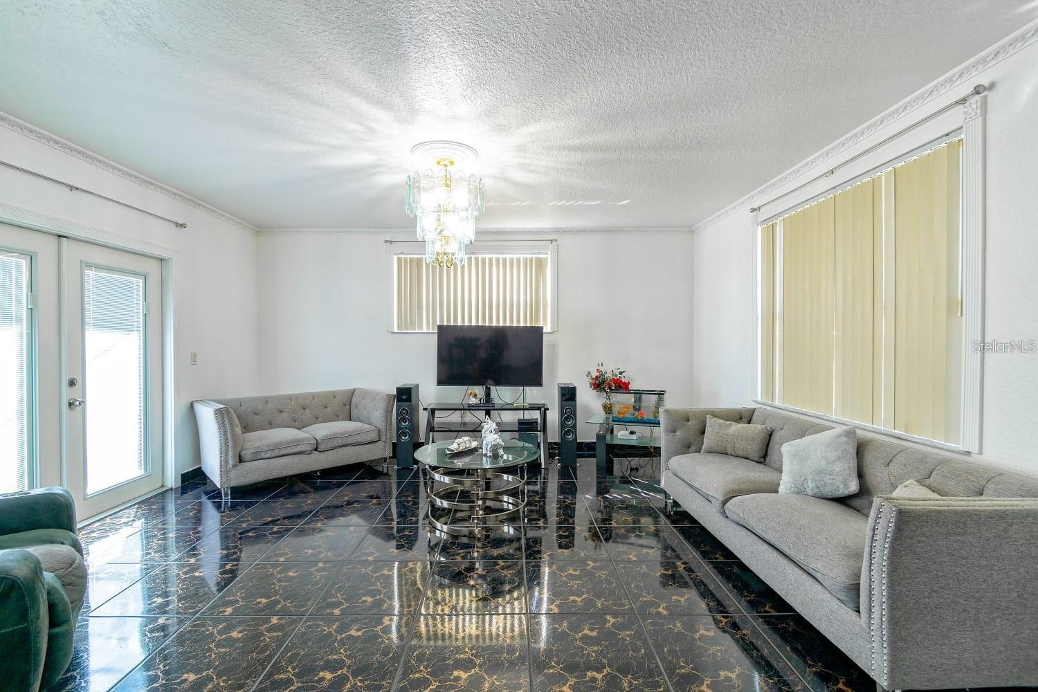 ENGELWOOD PARK - Residential