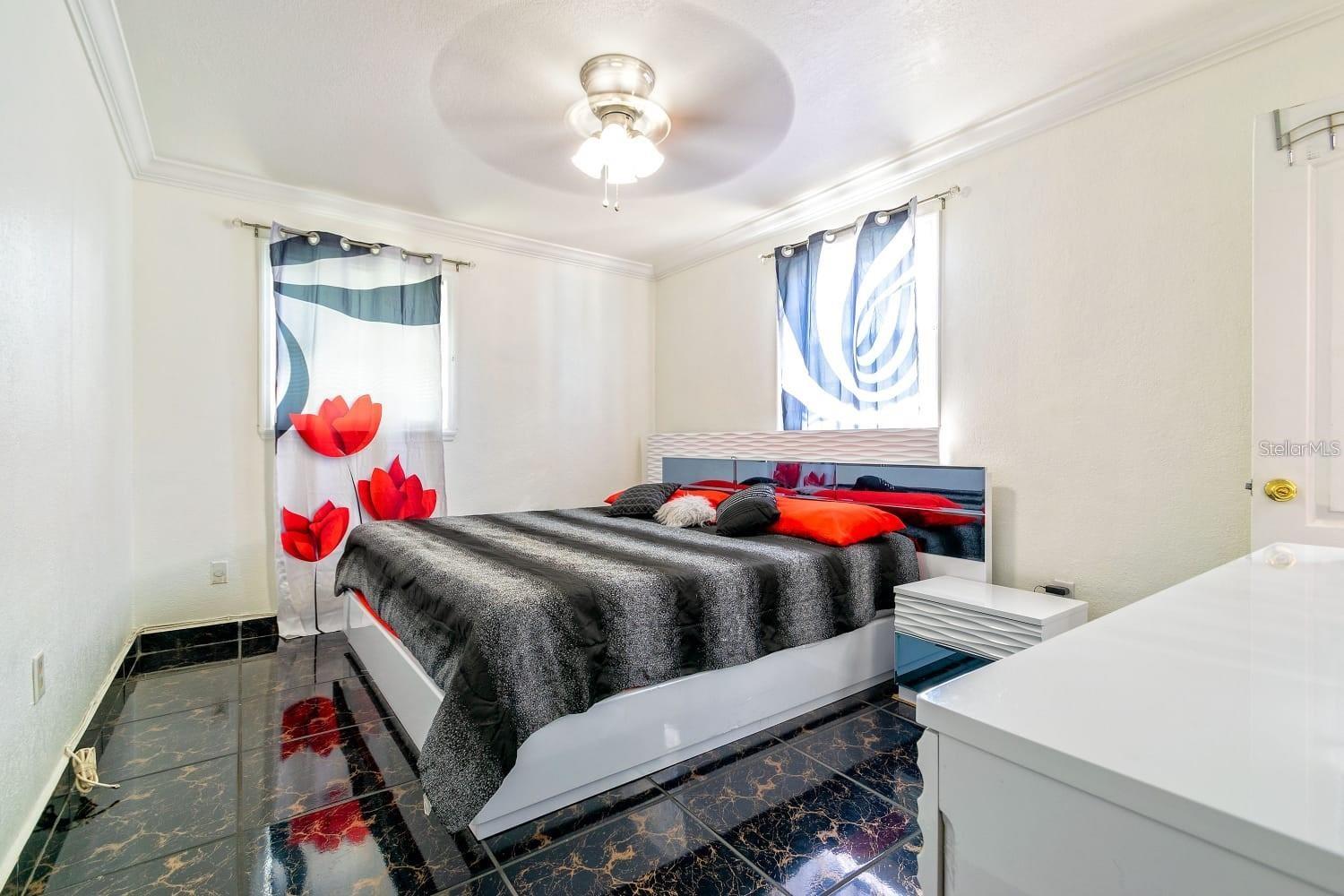 ENGELWOOD PARK - Residential