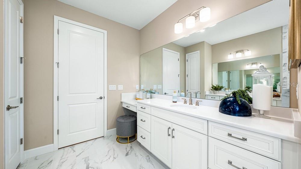 VICTORIA LAKES - Residential