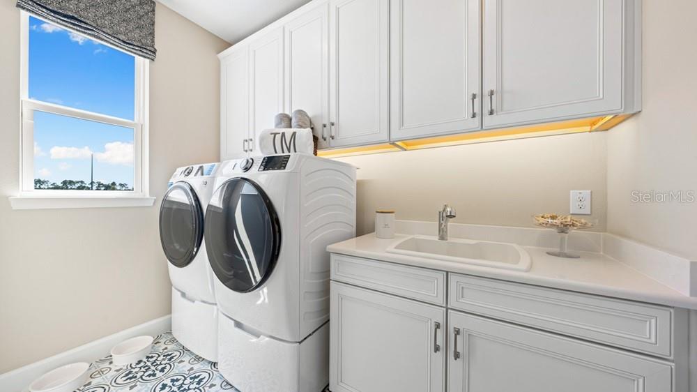 VICTORIA LAKES - Residential