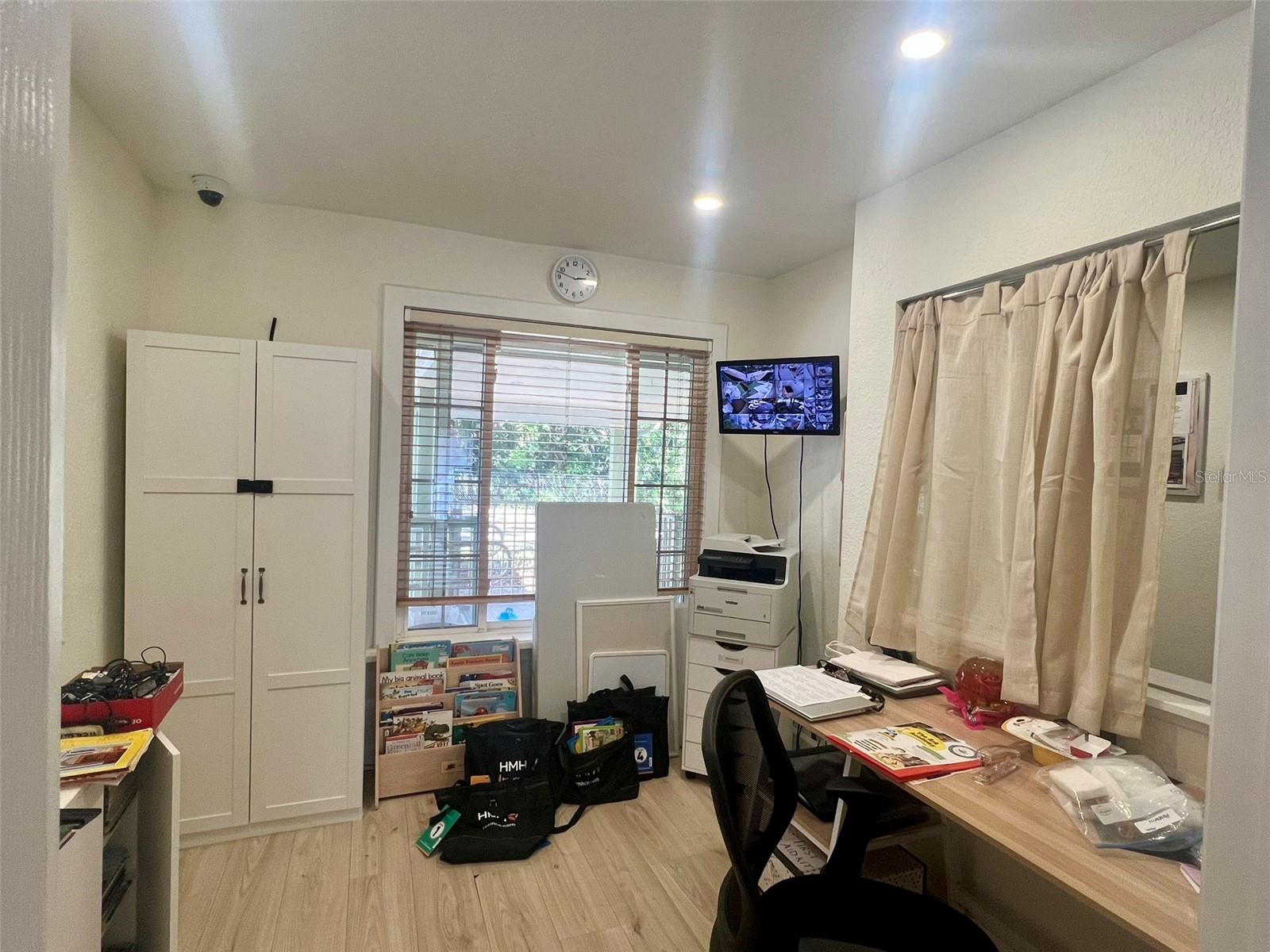 ACREAGE & UNREC - Commercial Sale