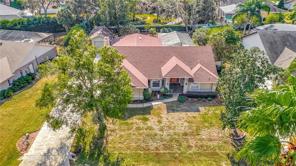 Photo of 1621 Sir Henrys Trail, Lakeland, FL 33809 (MLS # L4957546)
