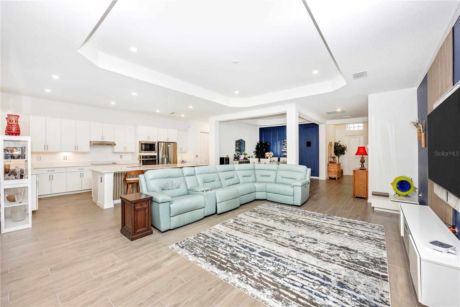 WELLEN PARK GOLF & COUNTRY CLUB - Residential Lease