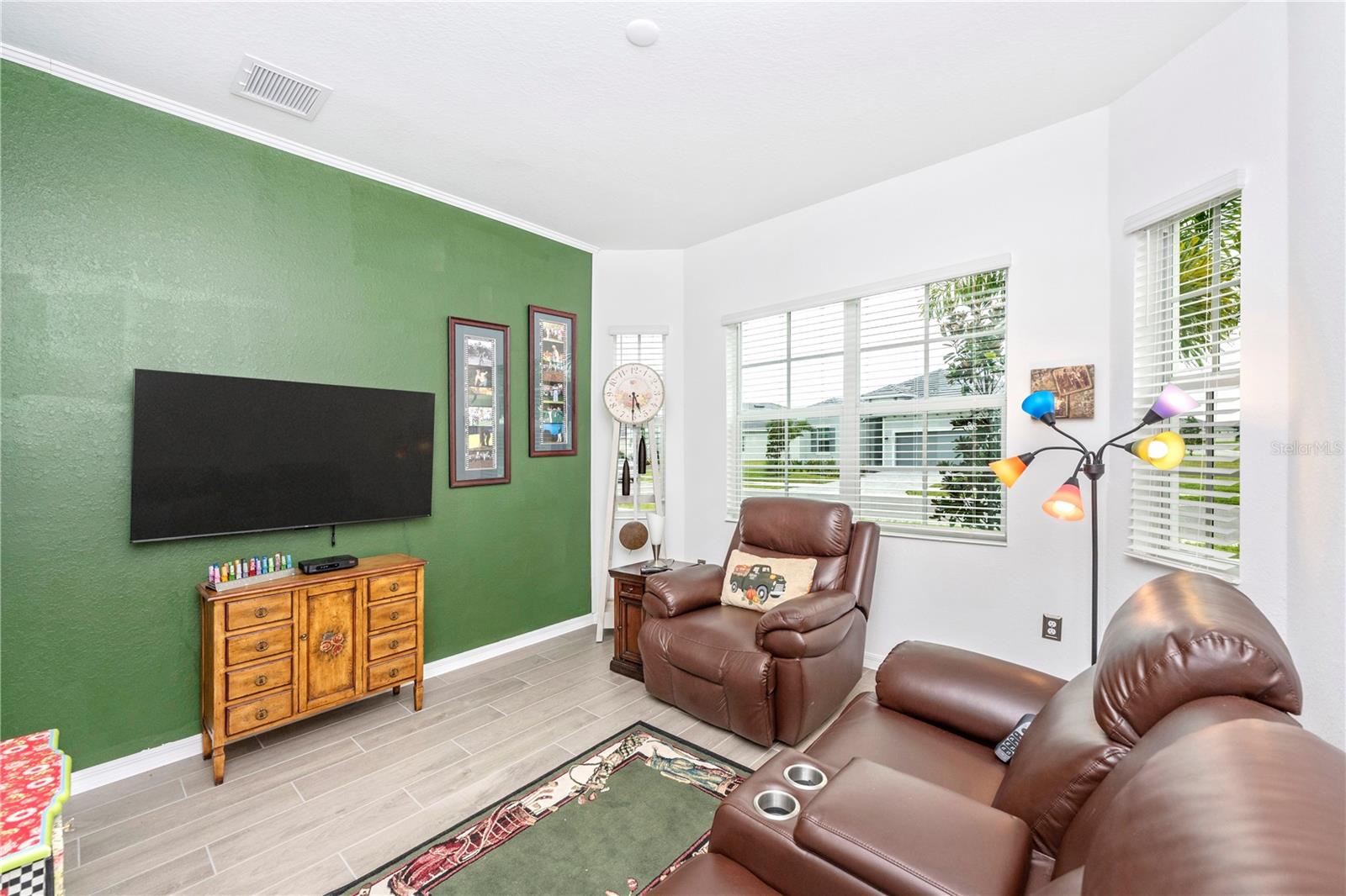 WELLEN PARK GOLF & COUNTRY CLUB - Residential Lease