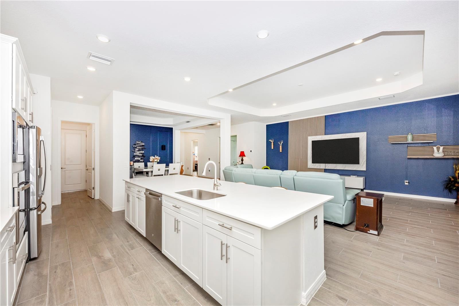 WELLEN PARK GOLF & COUNTRY CLUB - Residential Lease