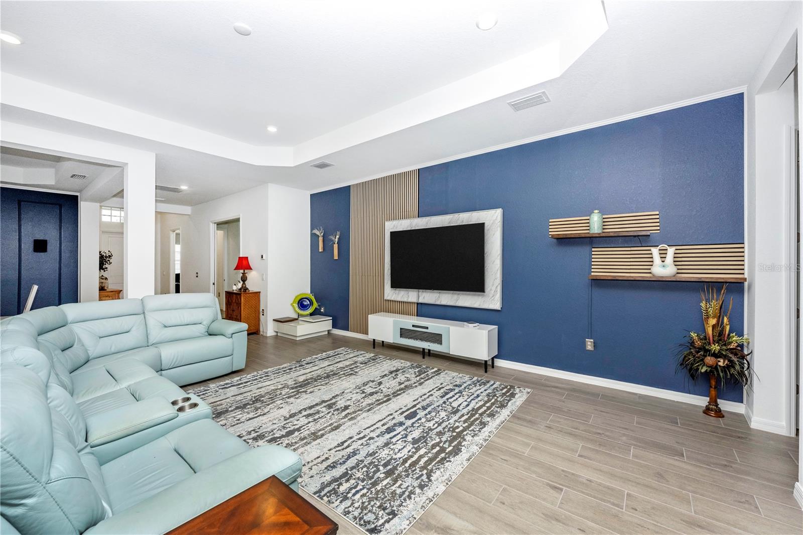 WELLEN PARK GOLF & COUNTRY CLUB - Residential Lease