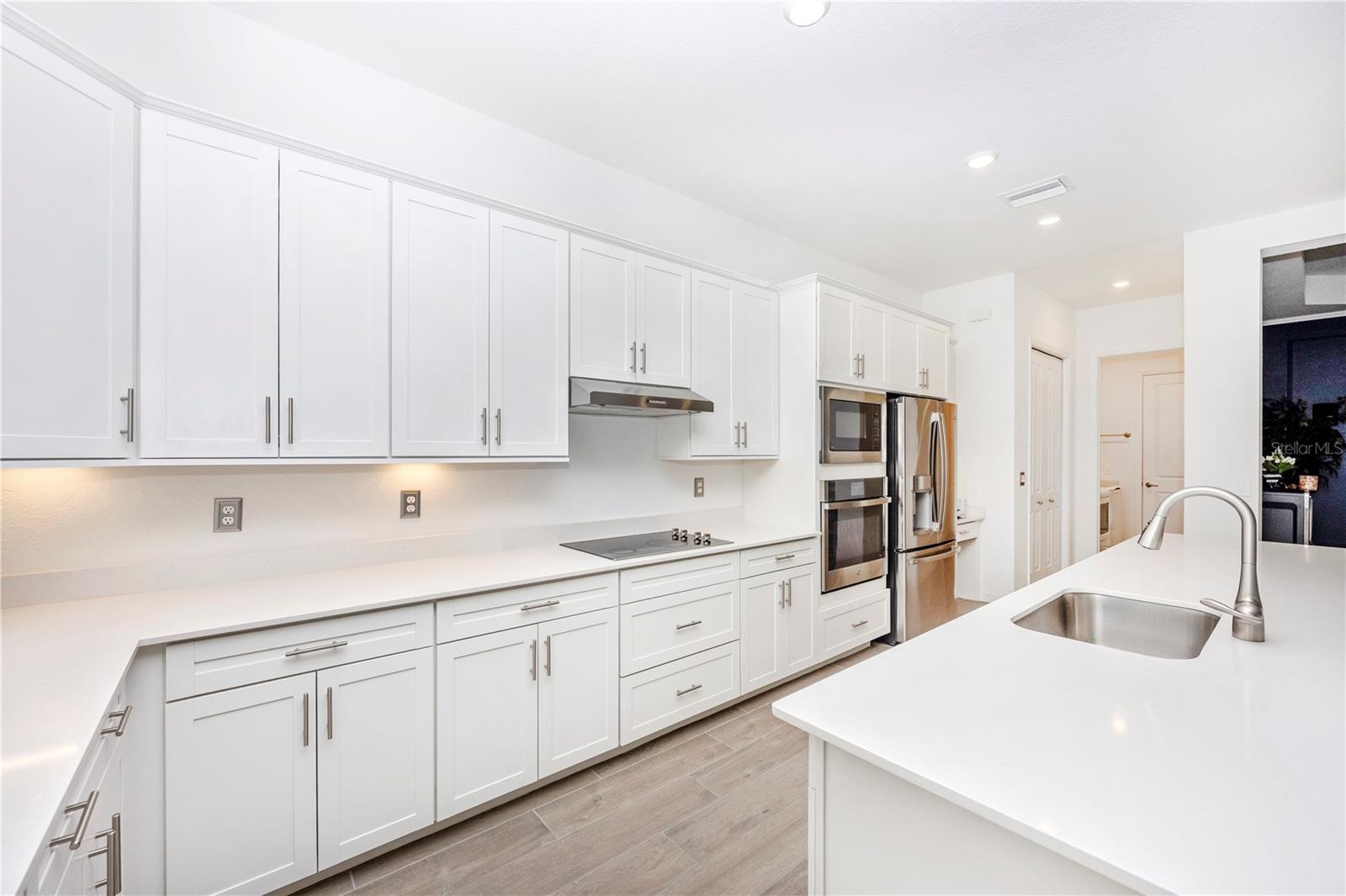 WELLEN PARK GOLF & COUNTRY CLUB - Residential Lease