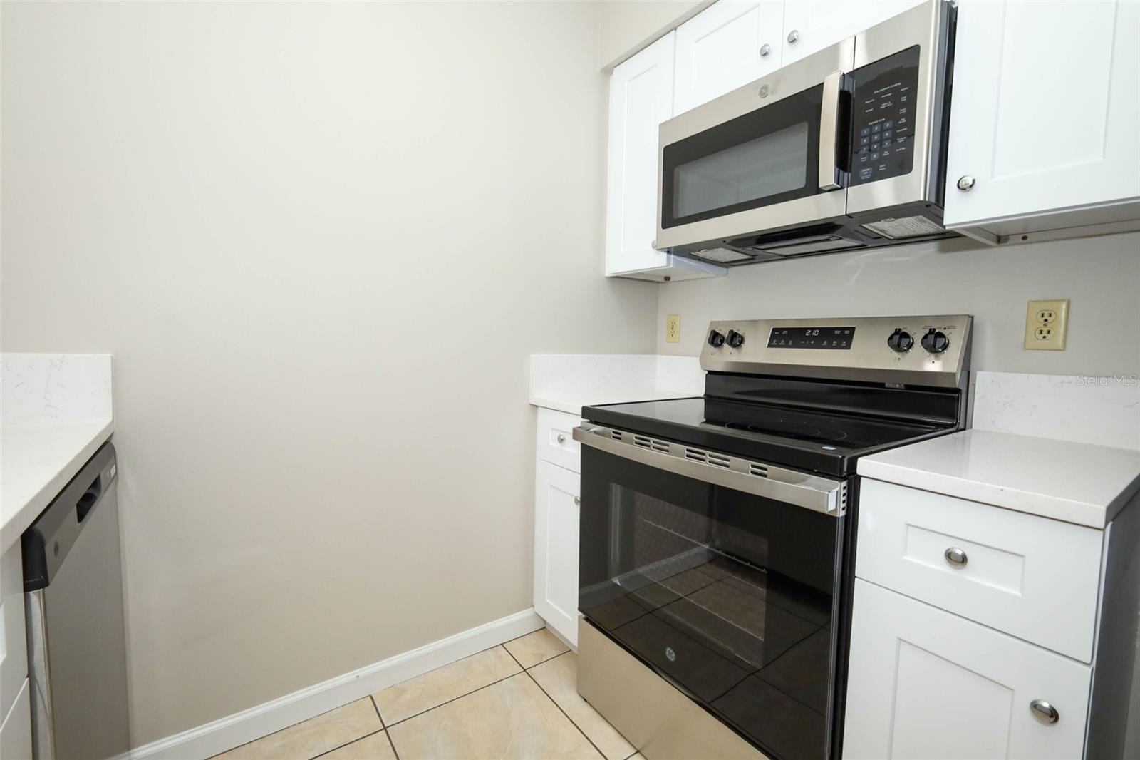 VILLAS/LK MARY - Residential Lease