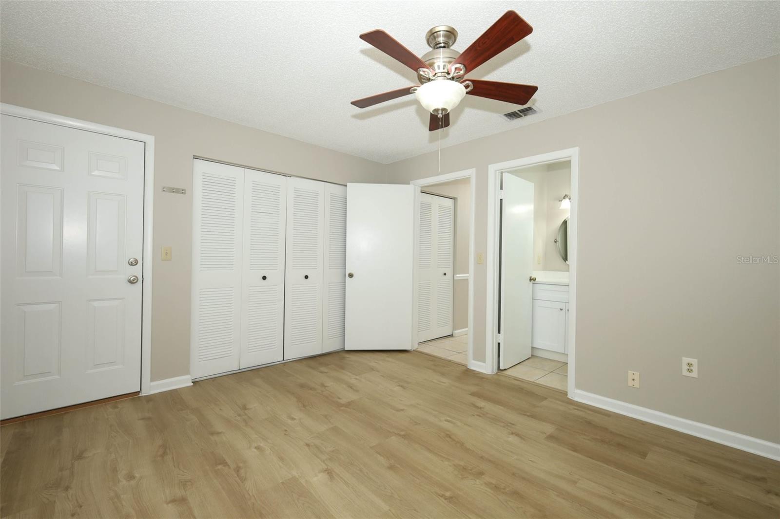 VILLAS/LK MARY - Residential Lease