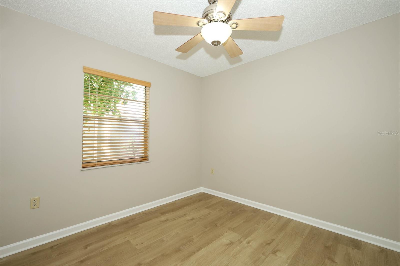 VILLAS/LK MARY - Residential Lease