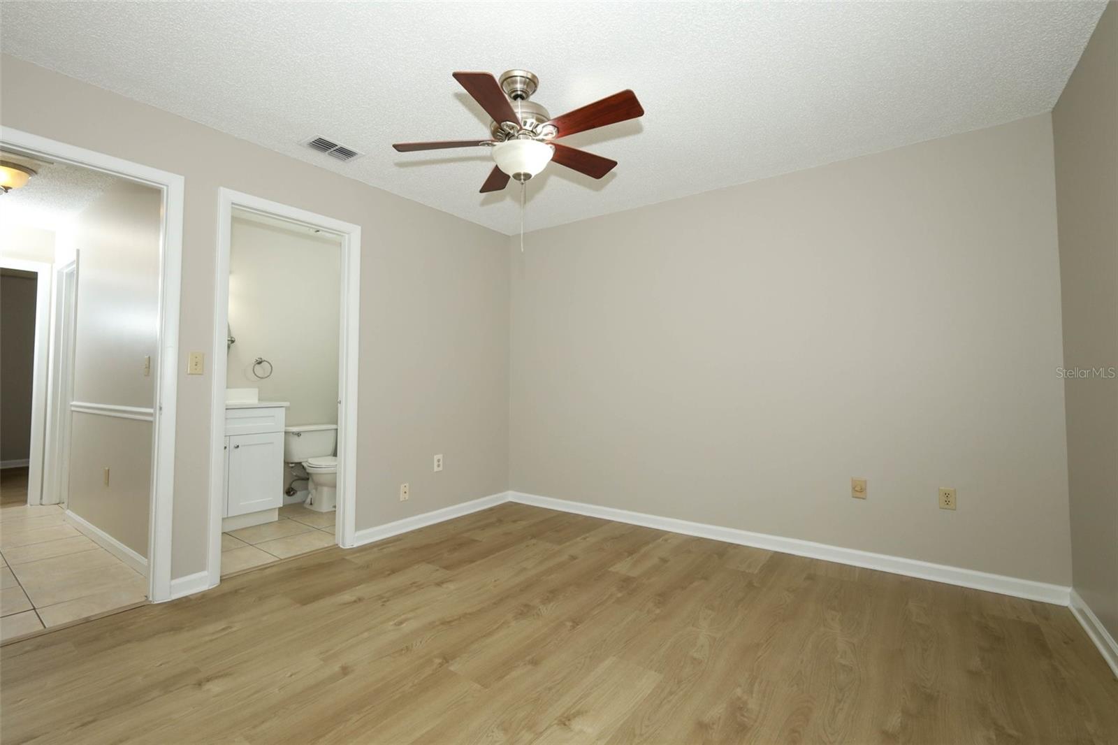 VILLAS/LK MARY - Residential Lease