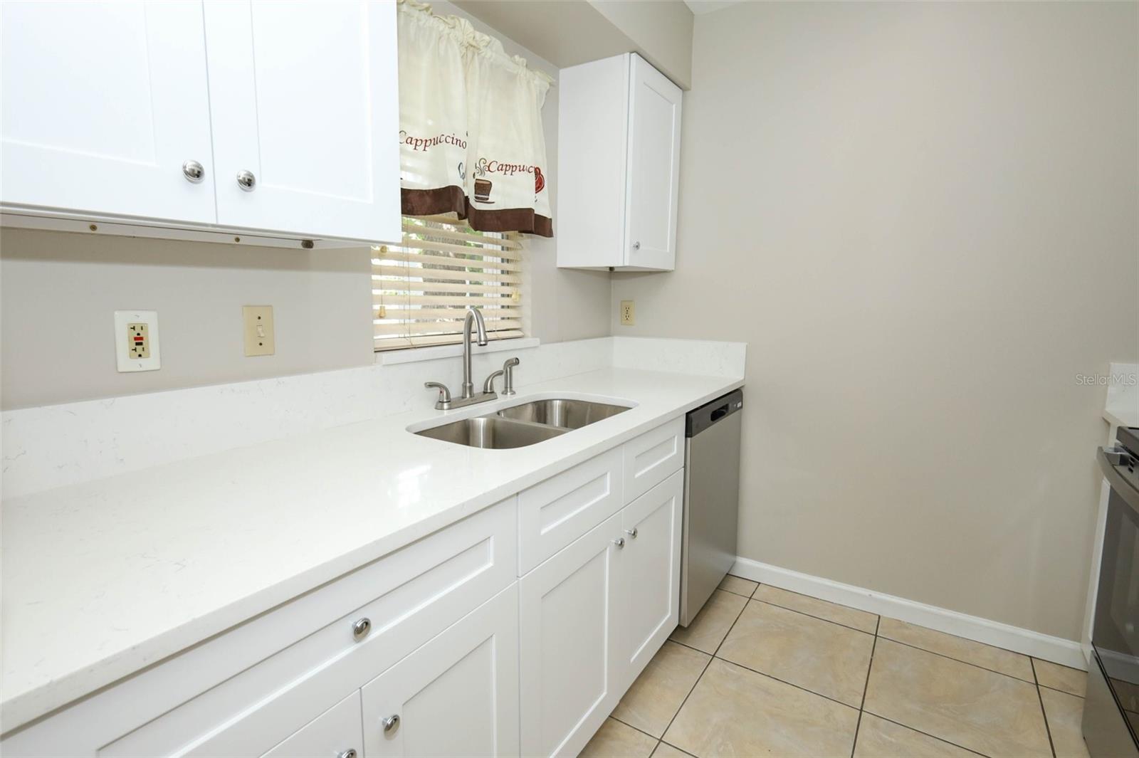 VILLAS/LK MARY - Residential Lease