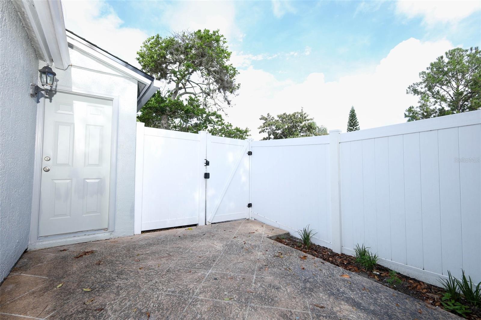 VILLAS/LK MARY - Residential Lease