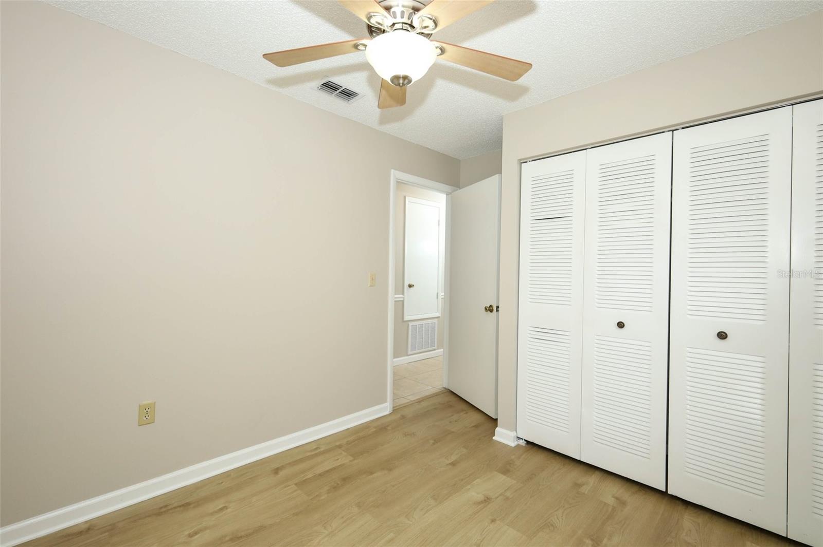 VILLAS/LK MARY - Residential Lease