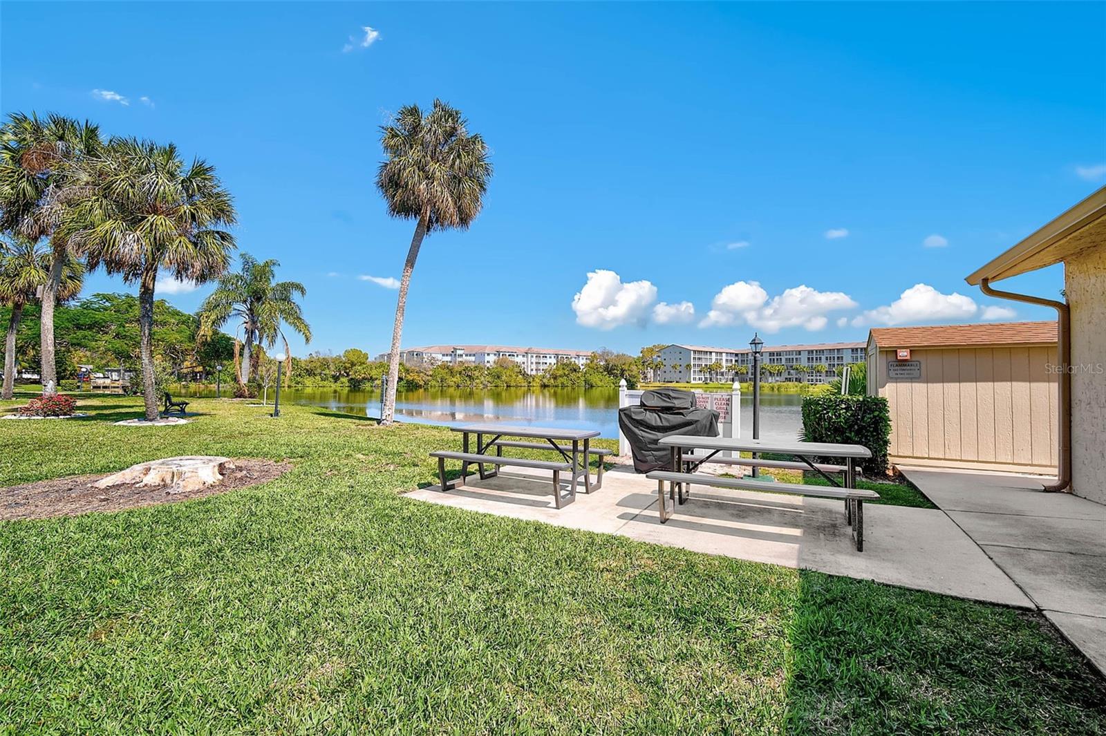 BAYSHORE ON THE LAKE APTS II SEC 2 - Residential