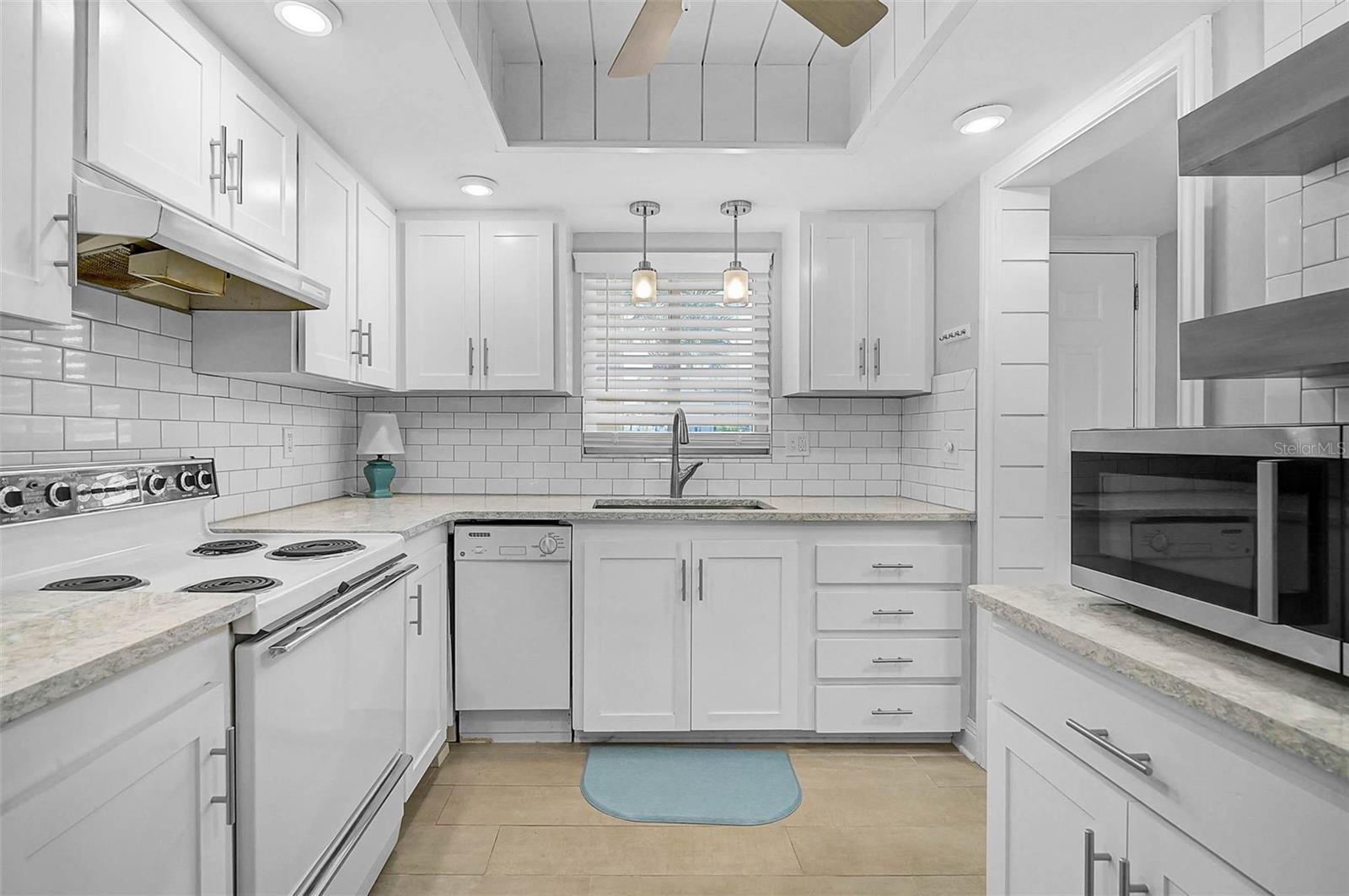 3585 LAKE BAYSHORE DRIVE J-301