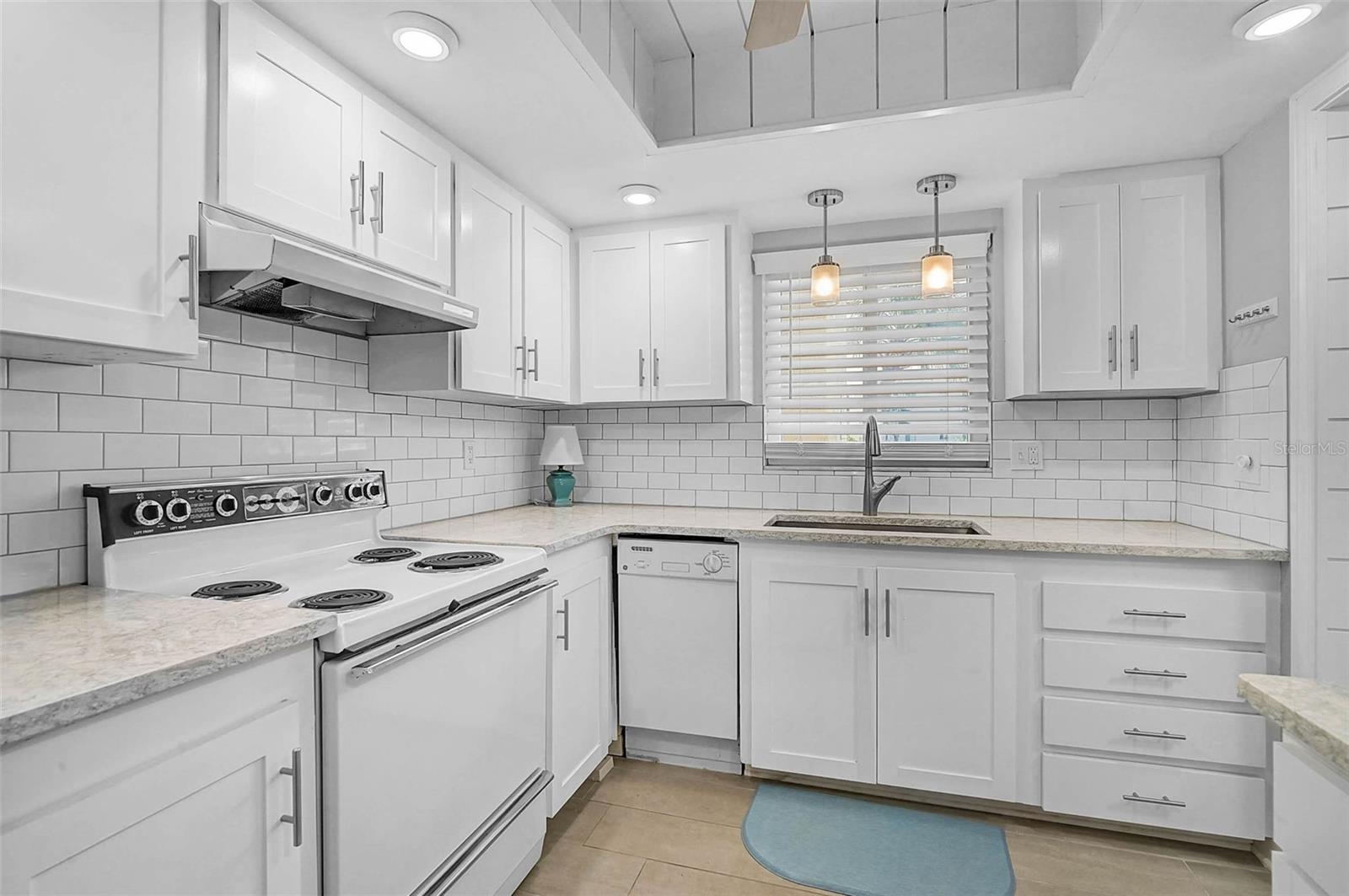 3585 LAKE BAYSHORE DRIVE J-301