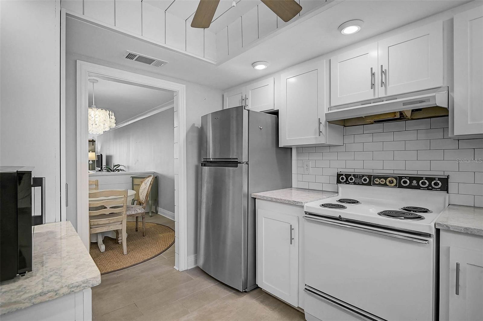 BAYSHORE ON THE LAKE APTS II SEC 2 - Residential