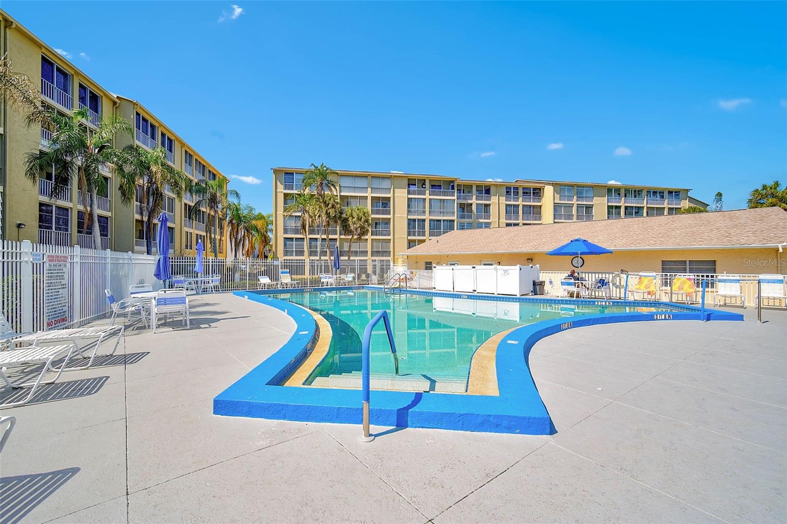 BAYSHORE ON THE LAKE APTS II SEC 2 - Residential