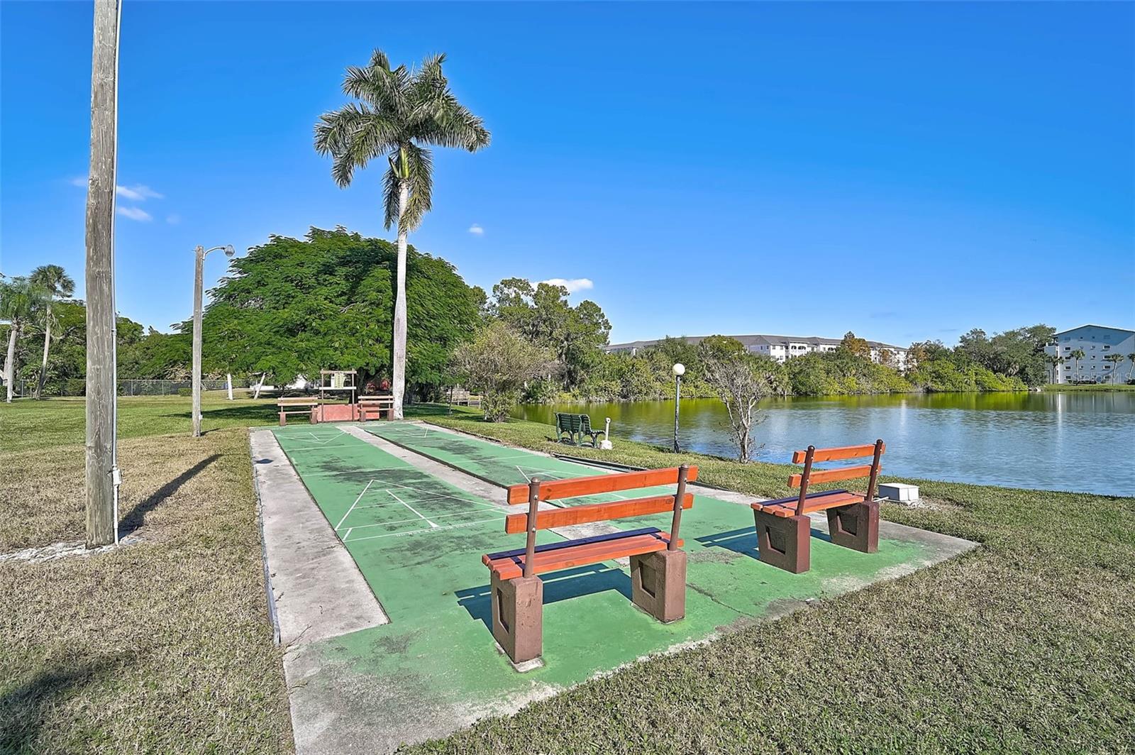 BAYSHORE ON THE LAKE APTS II SEC 2 - Residential