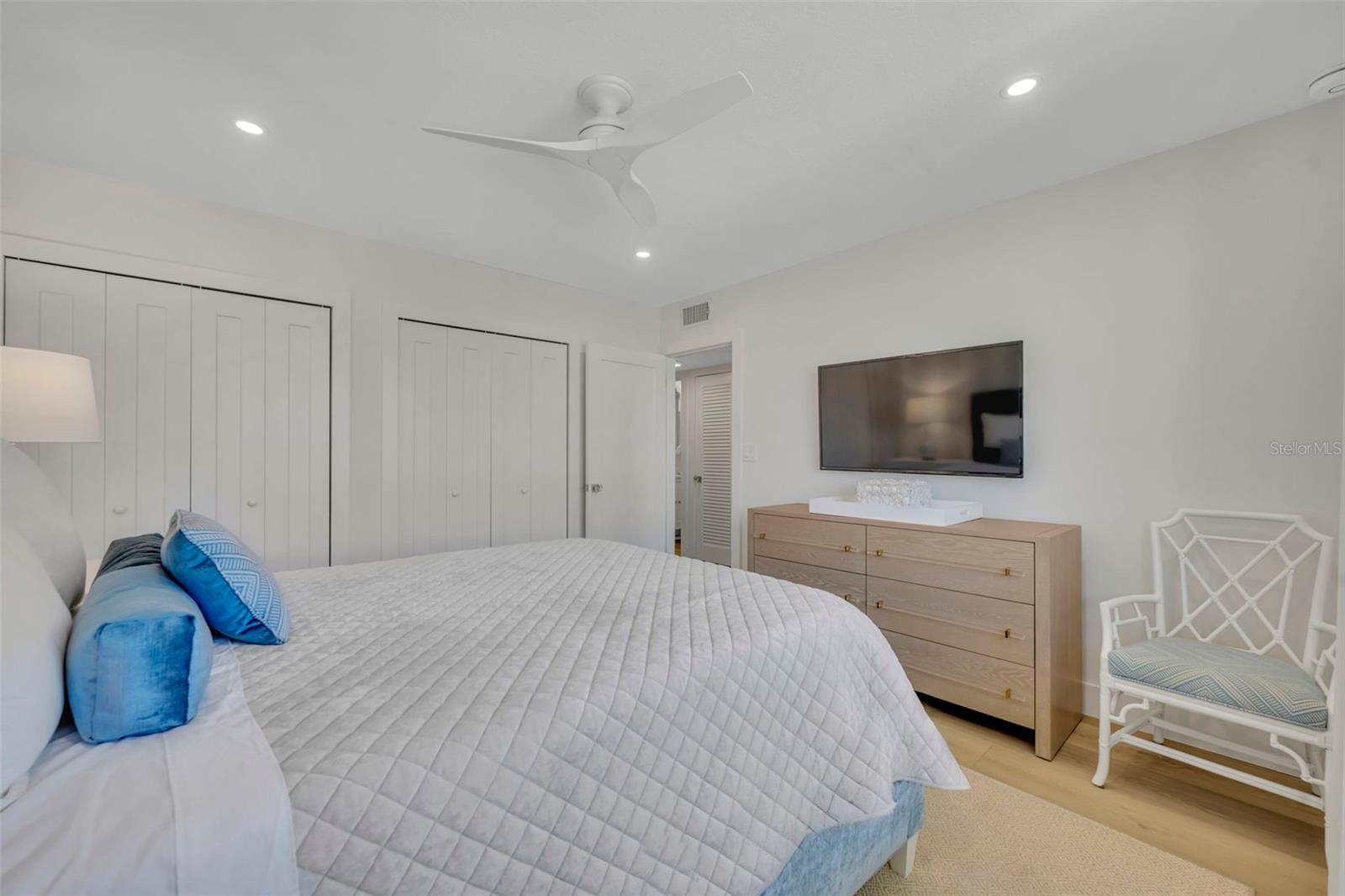 LAKE MAITLAND TERRACE APTS - Residential