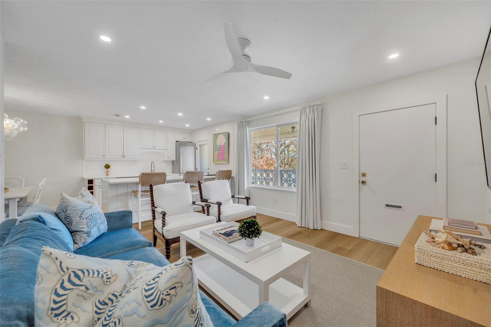 LAKE MAITLAND TERRACE APTS - Residential