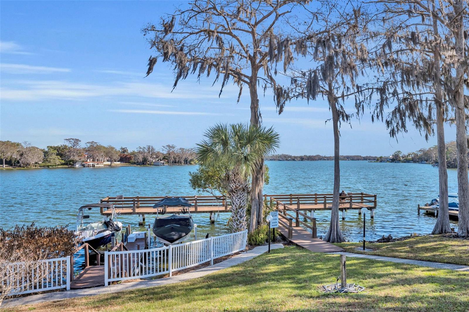 LAKE MAITLAND TERRACE APTS - Residential