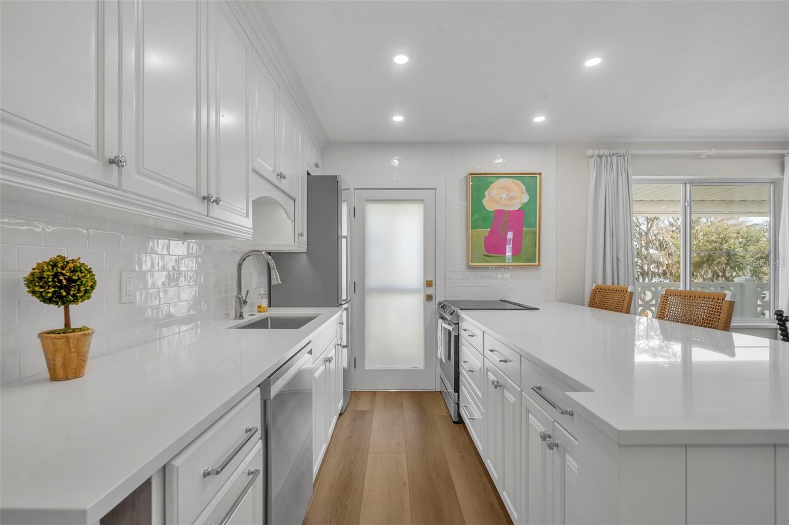 LAKE MAITLAND TERRACE APTS - Residential