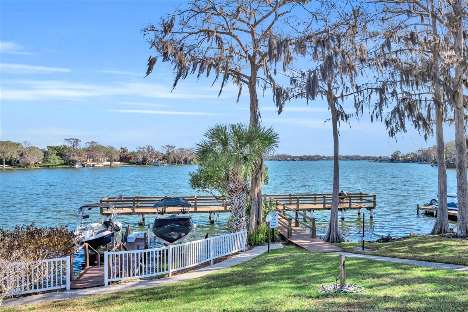 LAKE MAITLAND TERRACE APTS - Residential