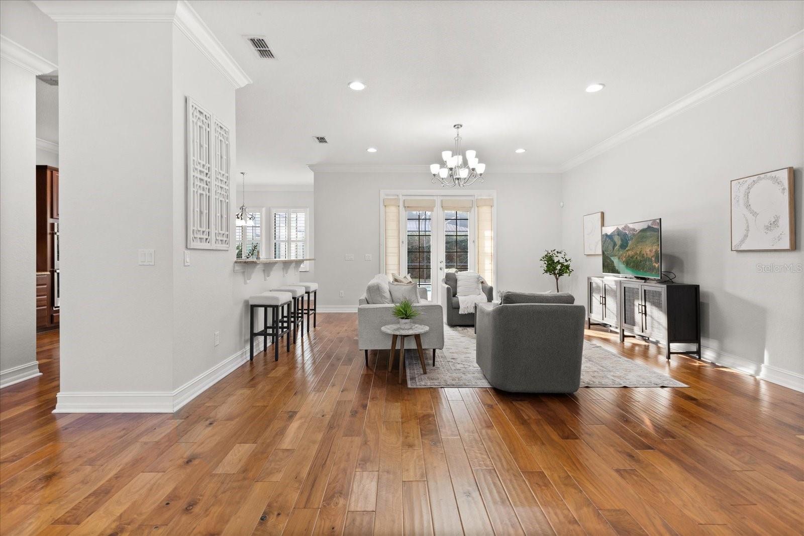 1261 BELLA VISTA CIRCLE