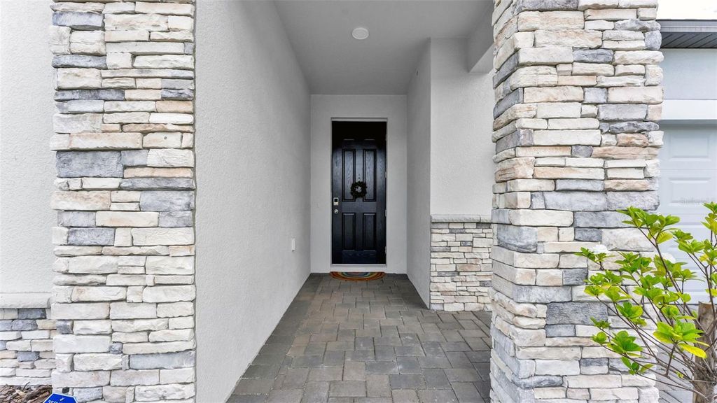 Photo of 5817 Freesia Drive, Lakeland, FL 33811 (MLS # L4961912)