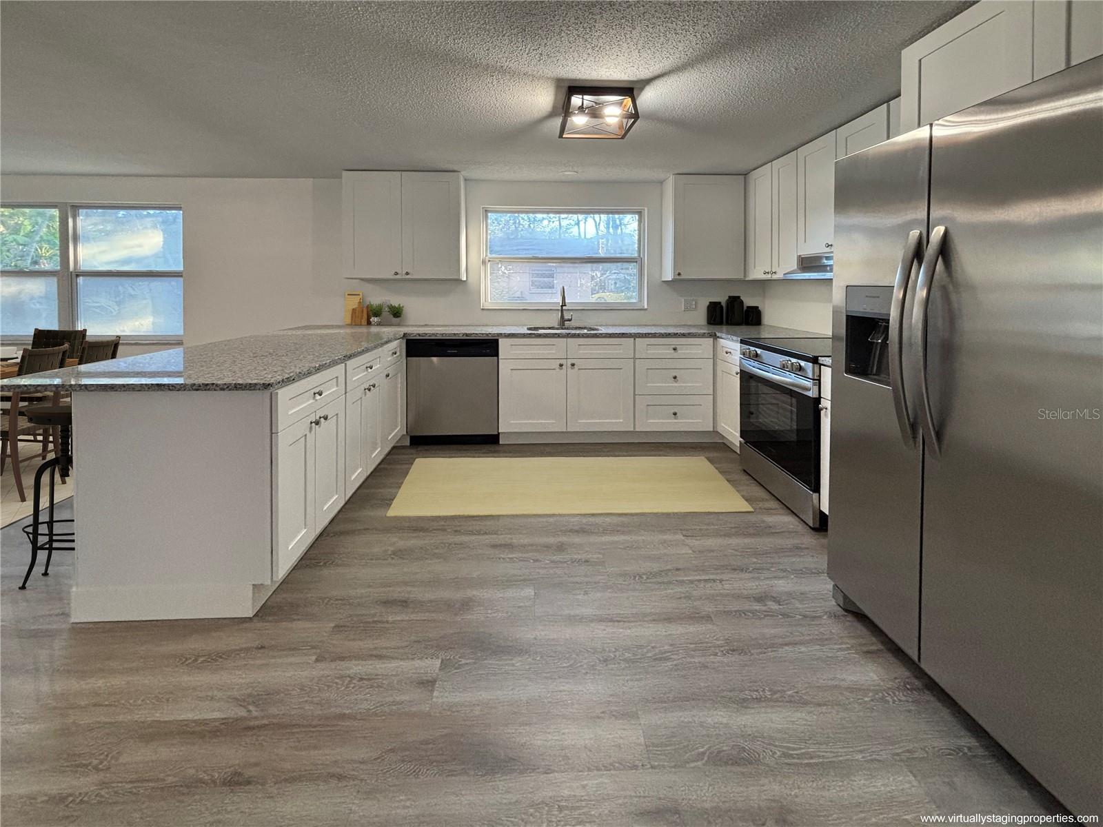 JERIVERNE PLAZA - Residential